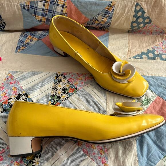 Di Ferlito Originals Yellow & White Patent Heels w Rosettes - Picture 2 of 11